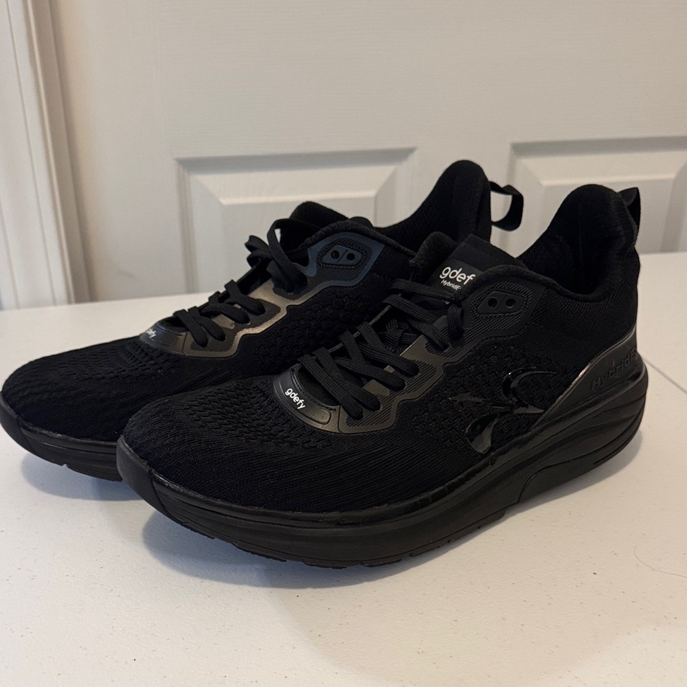 GDefy Men's Black Shock-Absorbing Sneakers